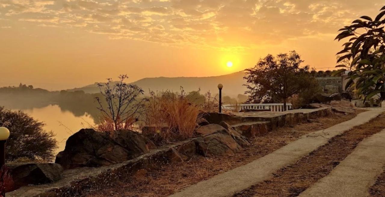 Prime Neelkanth Forest Retreat Resort Tehla Eksteriør bilde